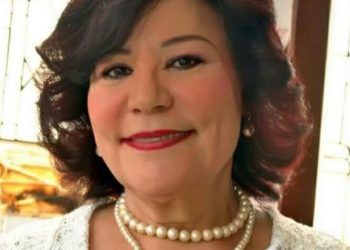 Asaltan a periodista y tuvo que entregar tenis para ser liberada