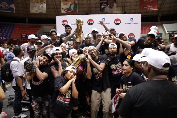LNB cierra en grande con la corona de los Leones de Santo Domingo
