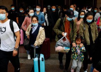 80 mil turistas varados en China tras rebrote de covid