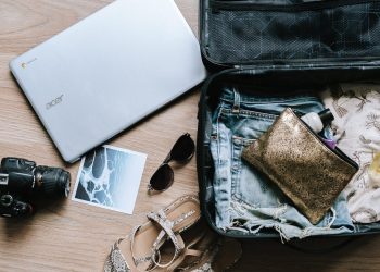 14 gadgets y accesorios para llevar estas vacaciones en tu maleta