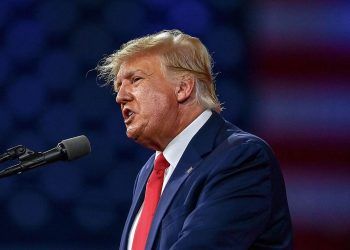 Defensa de Trump pide que el testimonio de Stormy Daniels no incluya detalles sexuales
