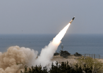 Corea del Norte lanza otro misil balístico al mar