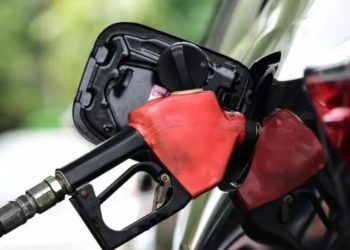Gobierno mantendrá sin variación los precios de los combustibles de mayor consumo