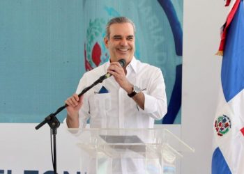 "Por cada mentira estamos preparados para responder con tres verdades", advierte Abinader