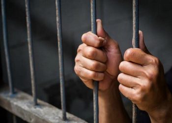 Apresan dos mujeres por robar más de un millón de pesos en Santiago