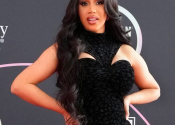 Cardi B no enfrentará cargos por lanzar micrófono a una mujer en Las Vegas