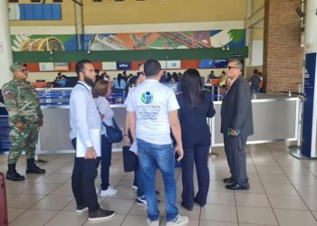 Pro Consumidor interviene aeropuertos para investigar negligencias de JetBlue