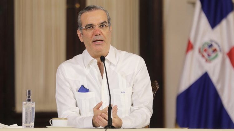 Presidente Abinader prohíbe entrada al país de nueve ciudadanos haitianos