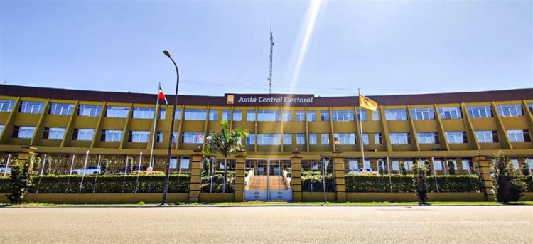 Latinobarómetro sitúa a la JCE entre las instituciones electorales con más confianza en Latinoamérica