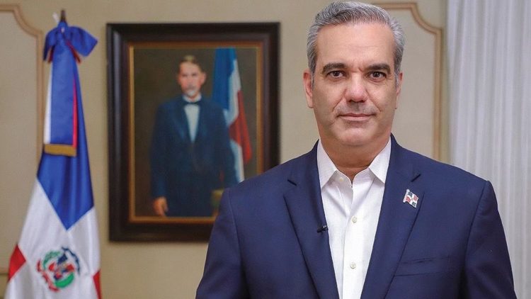 Reforma constitucional impediría que Luis Abinader pueda reelegirse