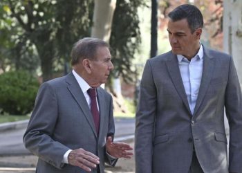 Pedro Sánchez y Edmundo González se reúnen en el Palacio de la Moncloa