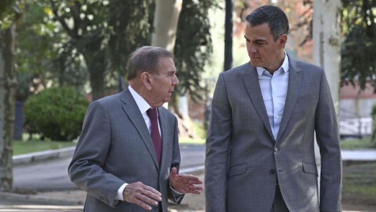 Pedro Sánchez y Edmundo González se reúnen en el Palacio de la Moncloa