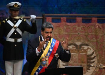 Maduro promete "nuevo Estado" con reforma constitucional