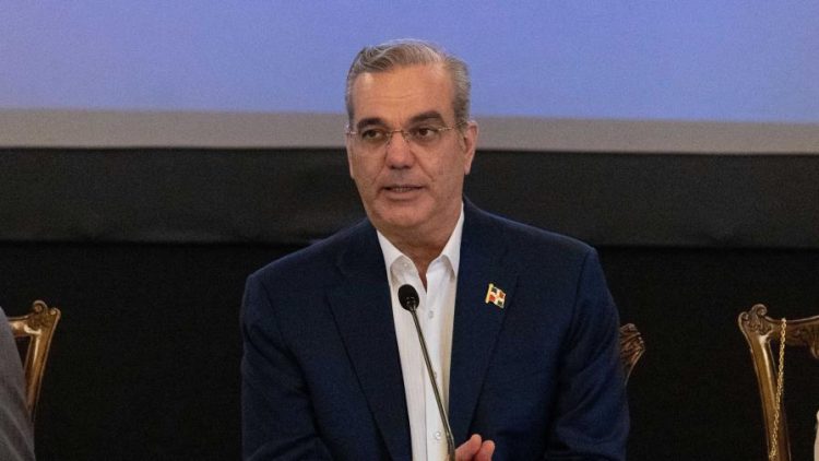 Abinader: "Los dominicanos nos sentimos orgullosos de Zoe Saldaña"