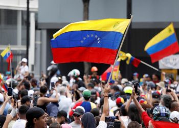 Chavismo convoca manifestación durante protestas opositora