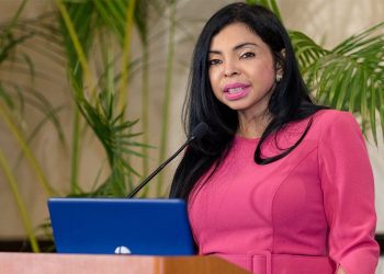 Oficialismo apoya a Yeni Berenice como Procuradora General