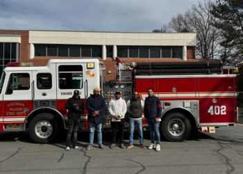 Dominicanos en EEUU donan $50,000 para camión de bomberos a Elías Piña