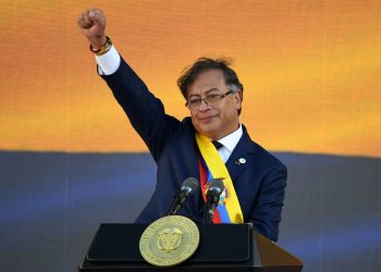 Gustavo Petro dice a Dina Boluarte “la traición se la pagaron con traición”