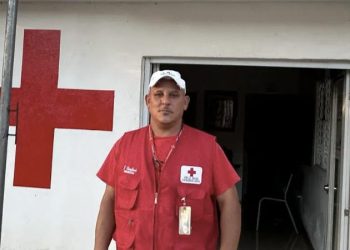 Policía agredió y aplicó descarga eléctrica al director de la Cruz Roja