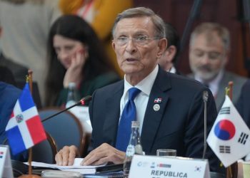 Canciller Roberto Álvarez viaja a Washington para sesión de la OEA