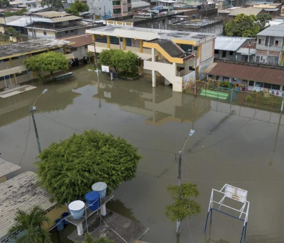 El número de fallecidos por lluvias asciende a 44 en Ecuador