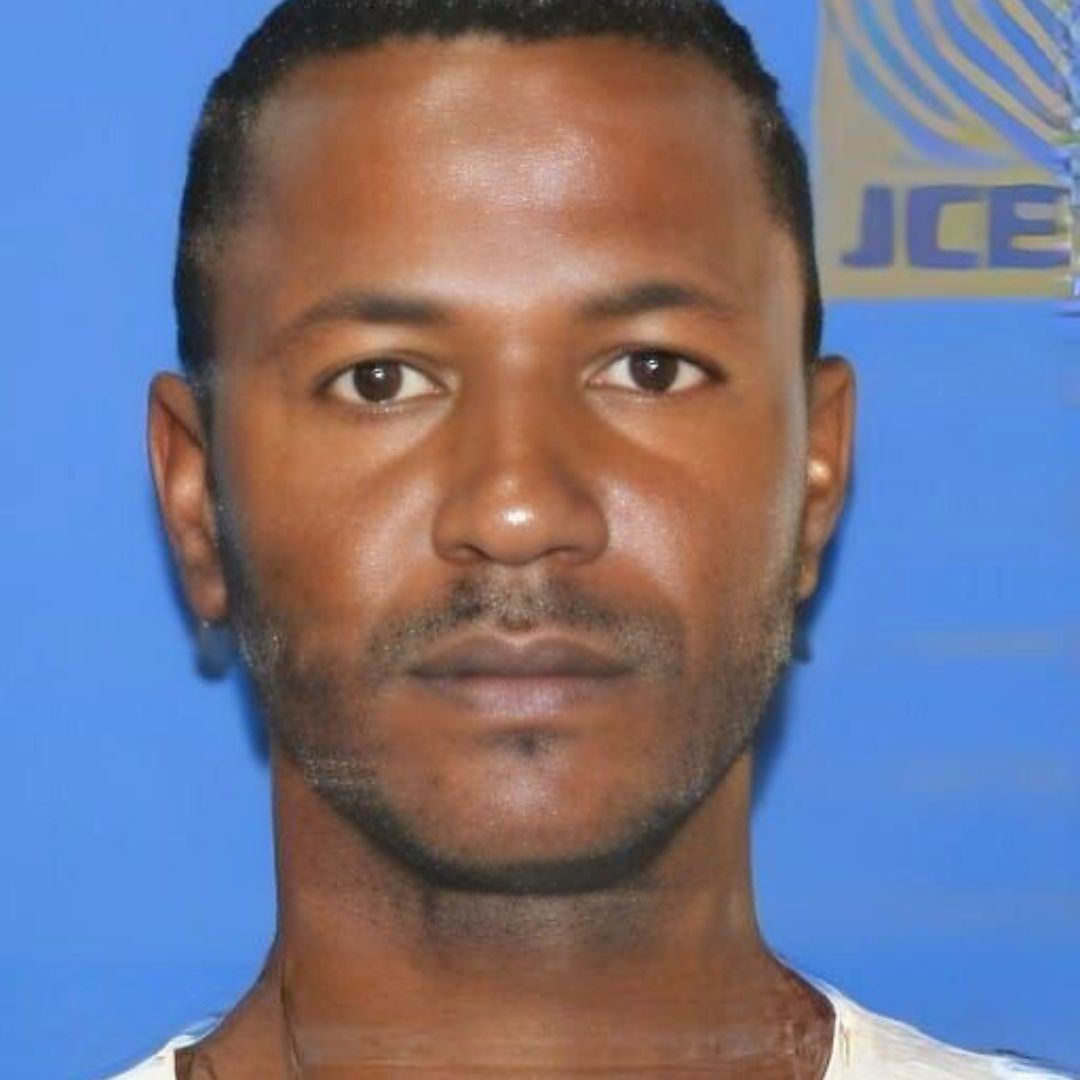 Un hombre cae abatido tras presunto enfrentamiento con la Policía durante robo en Monte Plata
