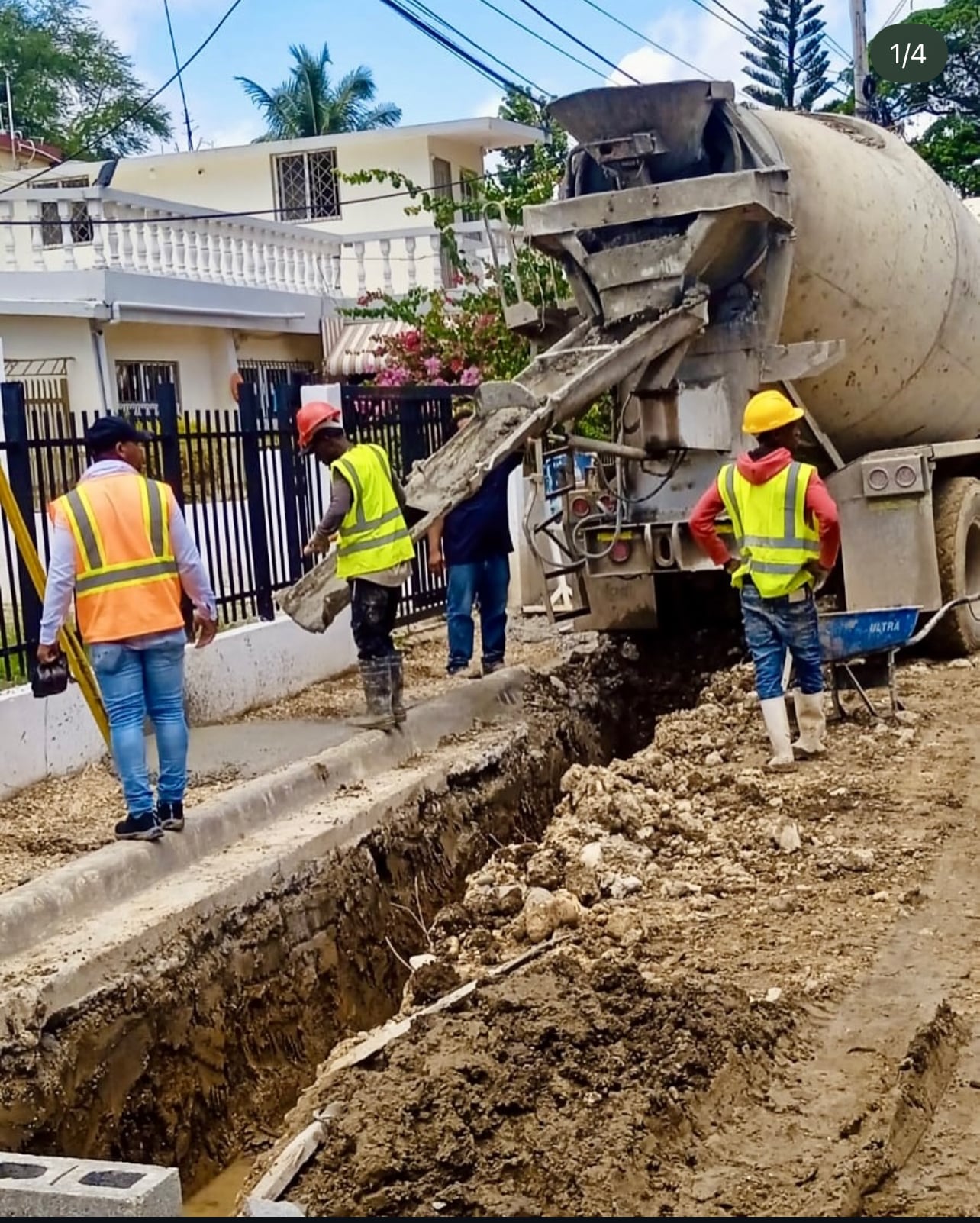 CAASD continúa avanzando en construcción de aceras y contenes en Guajimía