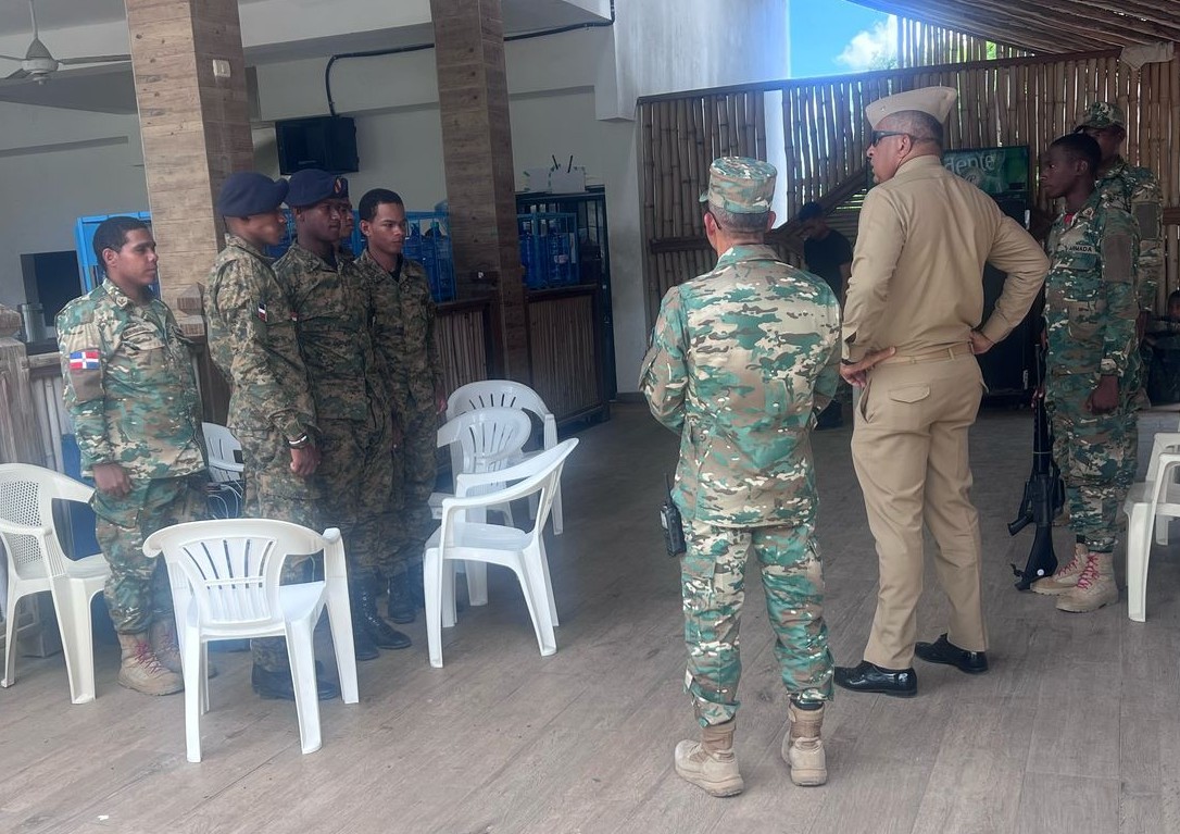 Director de Migración supervisa la base de operaciones de Friusa