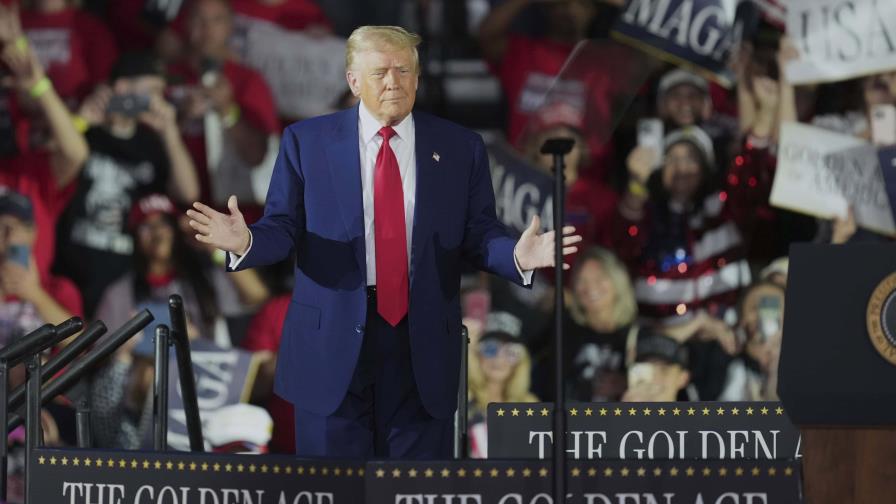 Trump celebra 100 días en el poder con masivo baño de multitudes en Míchigan