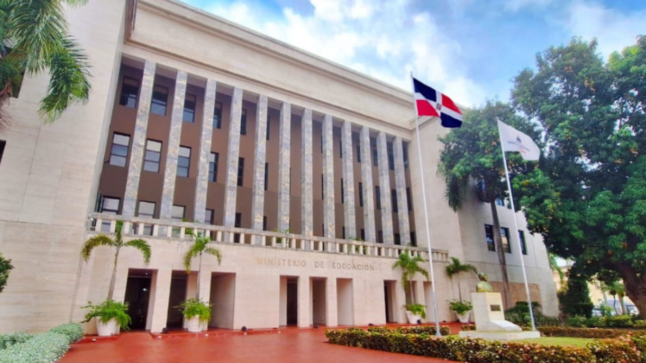 Ministerio de Educación inicia la entrega del Bono a Mil por la Educación