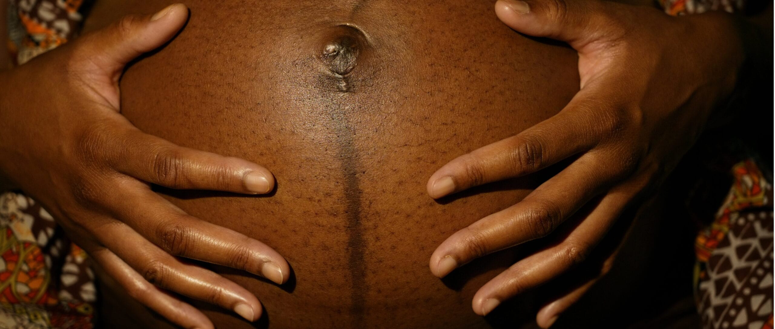 Haitiana fallece durante parto en su hogar por miedo a migración