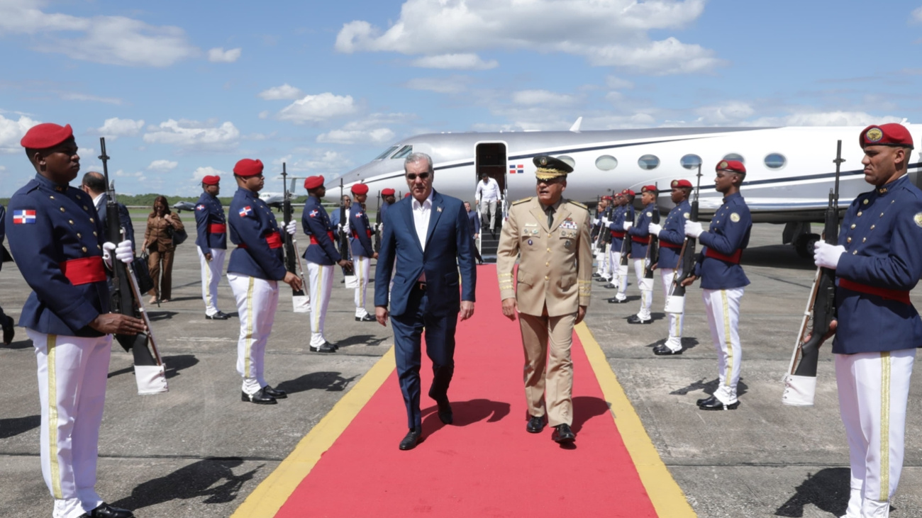 Presidente Abinader regresa al país tras reunión con Marco Rubio en Washington