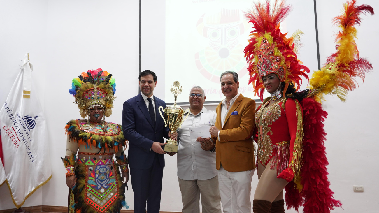 Ministerio de Cultura reconoce a lo mejor del Carnaval con entrega de premios anuales