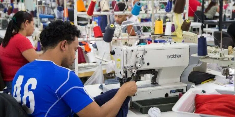 EEUU manifiesta interés en fortalecer la industria textil de República Dominicana