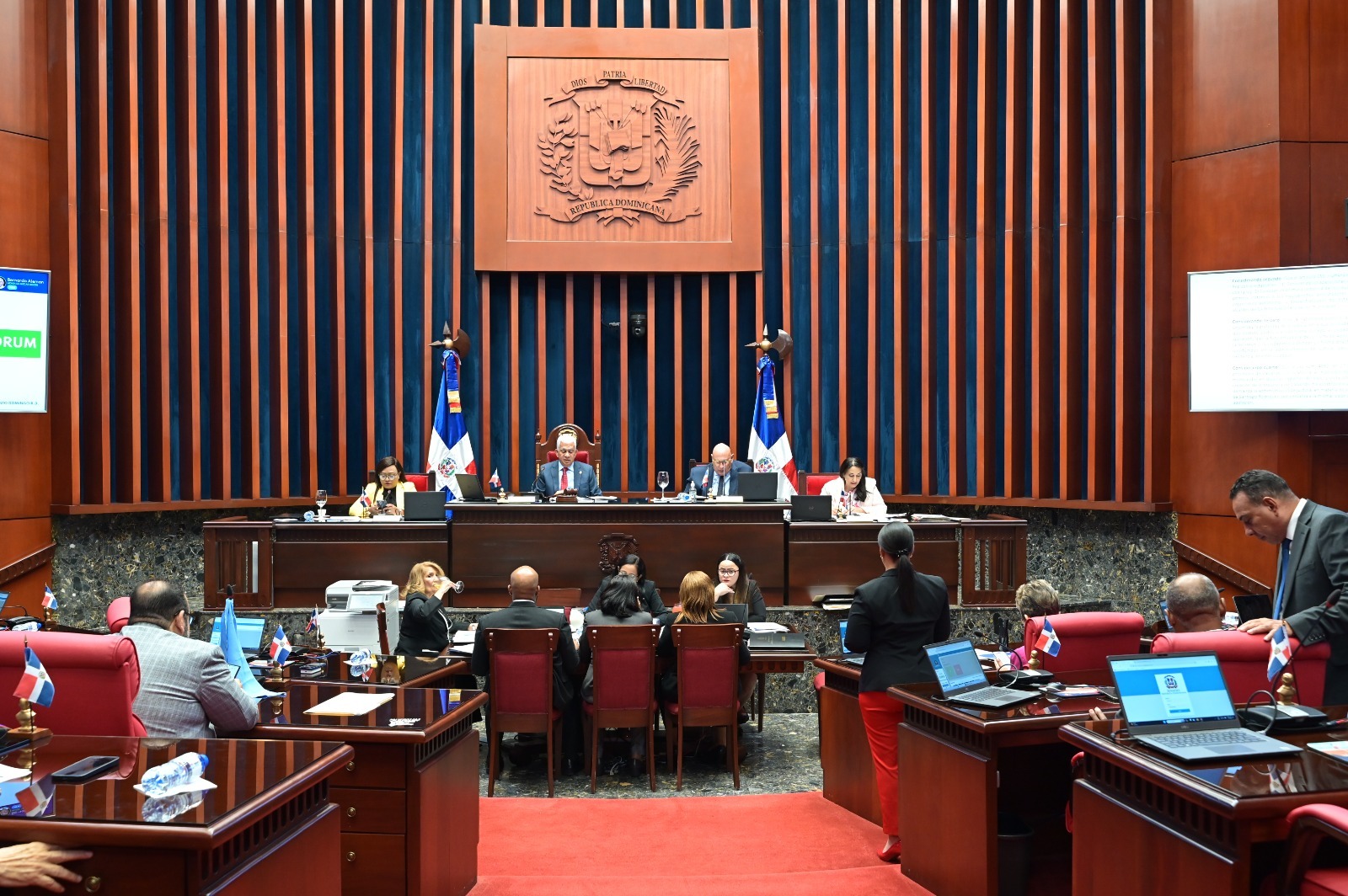 Senado aprueba en primera lectura el Proyecto de Ley de Contrataciones Públicas