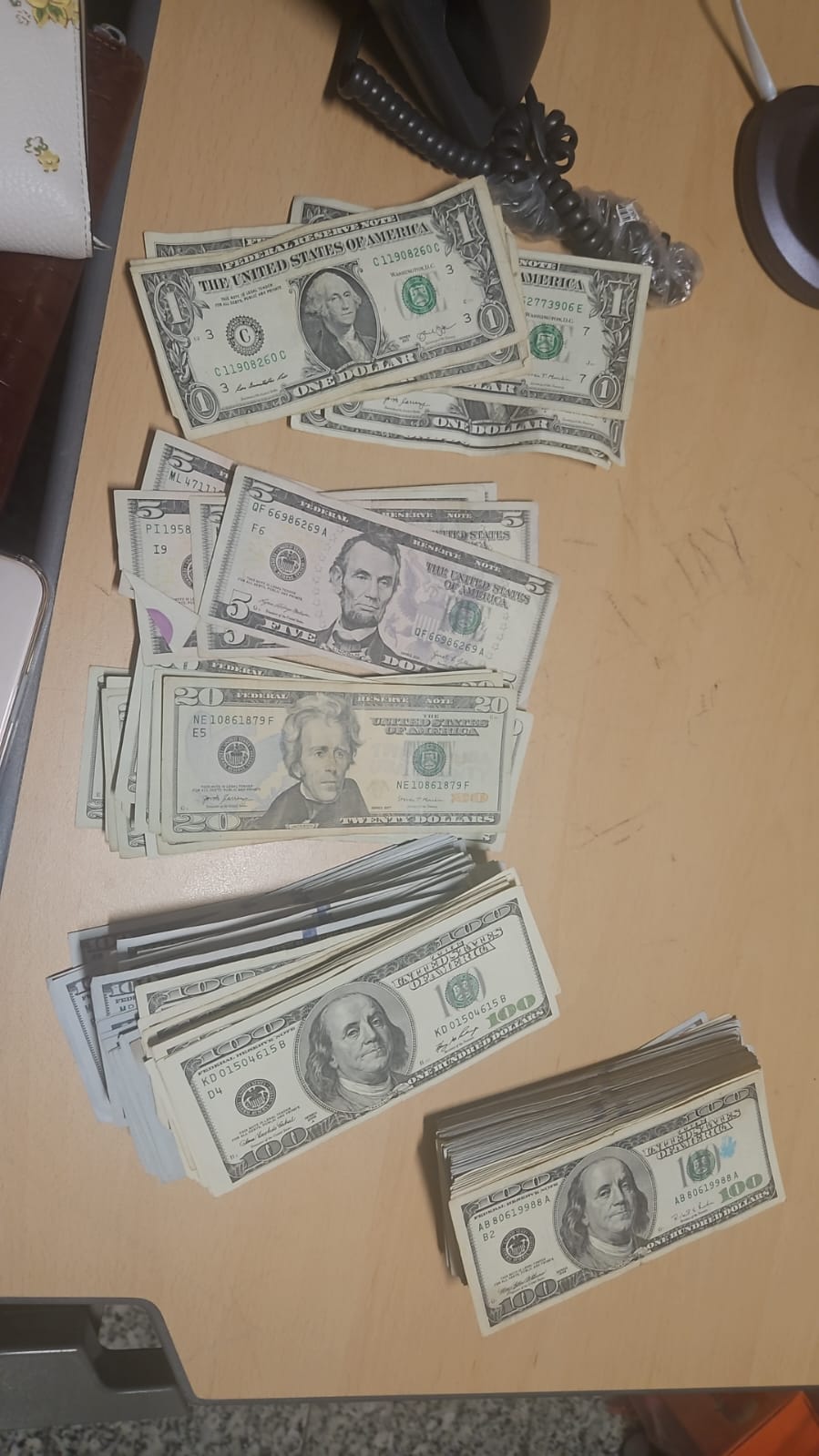Aduanas decomisa más de US$40,000 a un pasajero en el Aeropuerto de Las Américas