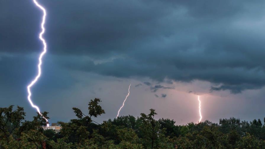 Tormenta letal: Más de 30 muertos por rayos en India