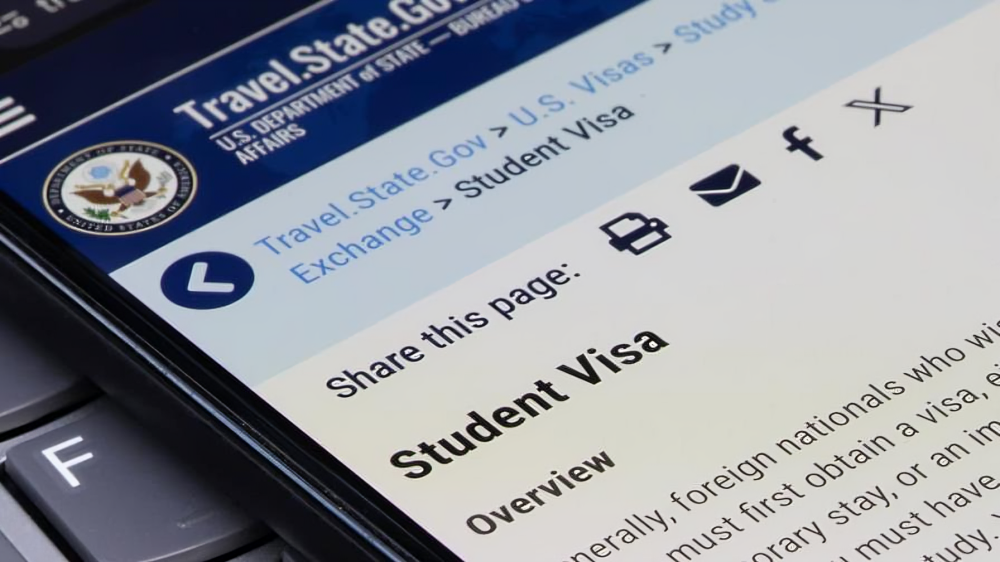 ¿Vas pa’ fuera a estudiar? La embajada de EEUU reanuda entrevistas y revisa tus redes