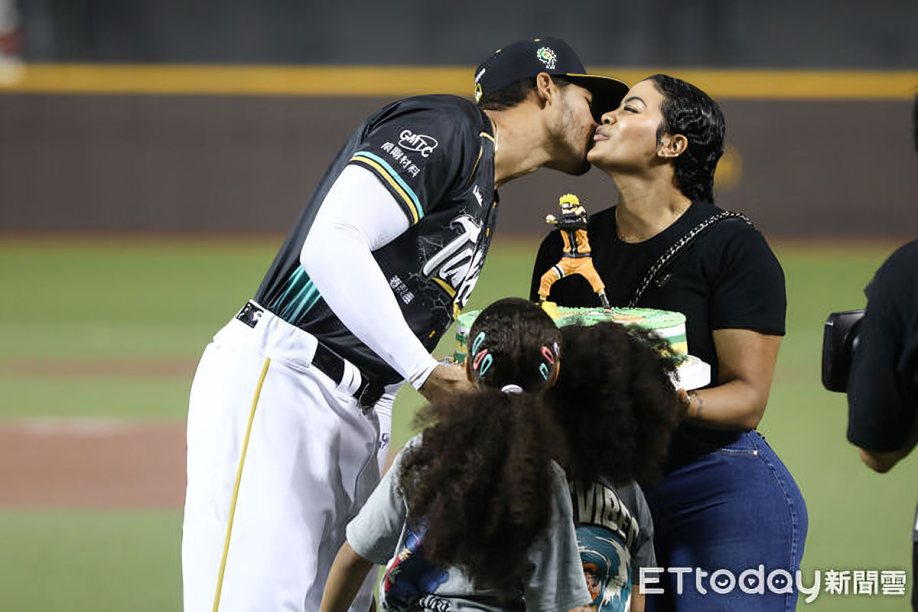 Impacto en redes: Esposa del beisbolista Steven Moya fallece
