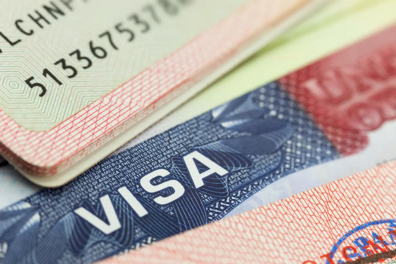 Atención a los próximos viajeros: No declarar tus redes sociales podría costarte la visa