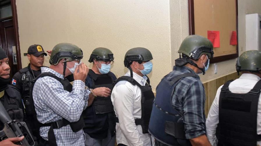 ¡Encerrados en casa! Juez manda arresto domiciliario a más de 10 imputados de red de corrupción