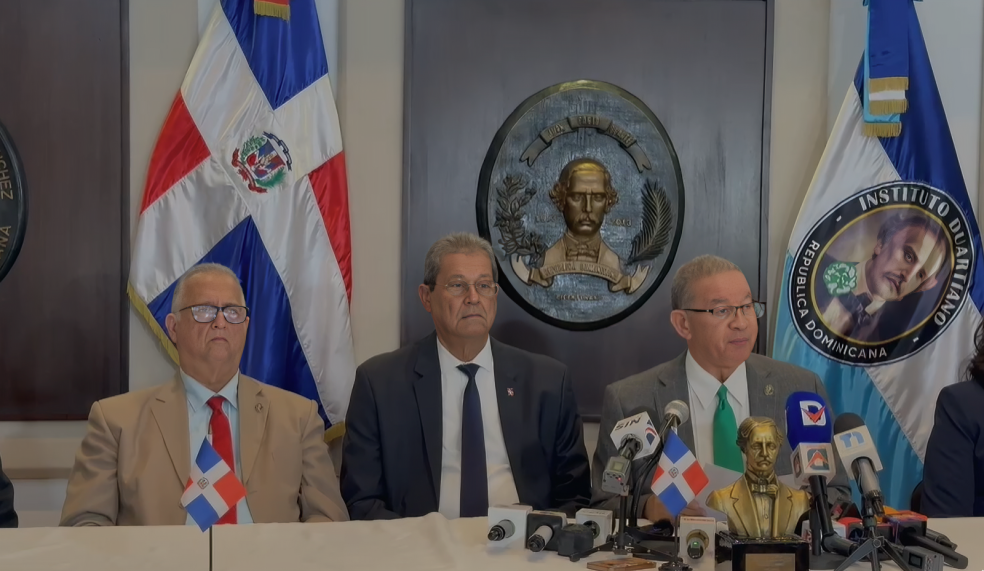 Instituto Duartiano advierte: Posible extradición por cambiar el Himno Nacional