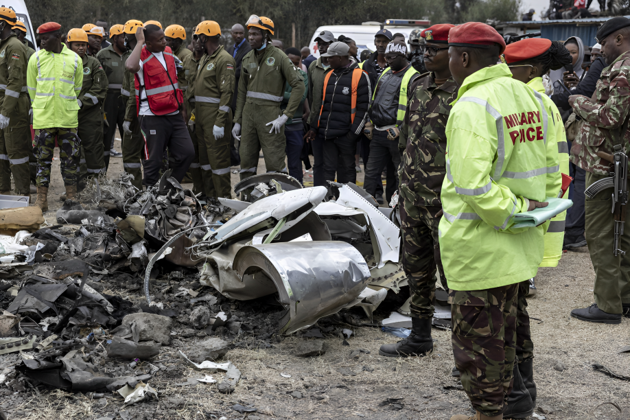 Tragedia aérea en Kenia: Avión ambulancia cae sobre vivienda