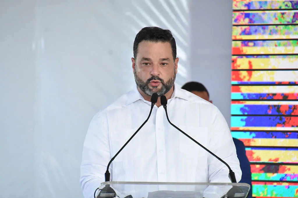 Paíno Henríquez aclara que no ha participado en procesos de compras ni contrataciones con el Estado