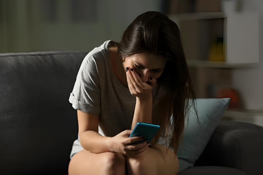 El Código Penal no te perdona ni una: Los "tóxicos digitales" pueden ir a la cárcel