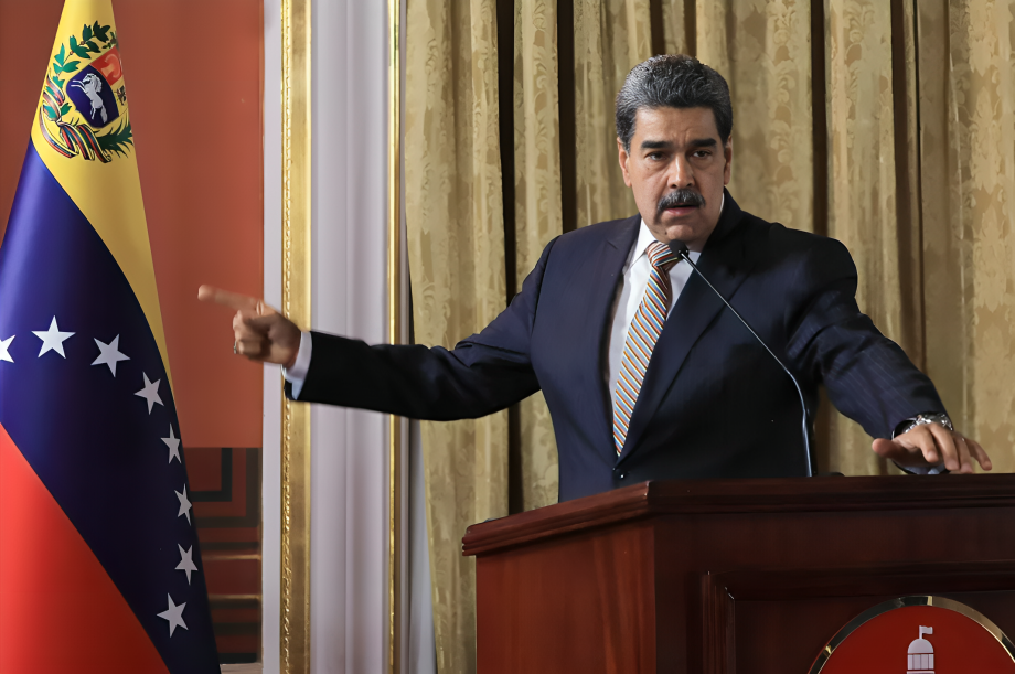 Maduro en alerta: EEUU tendría 1,200 misiles listos contra Venezuela