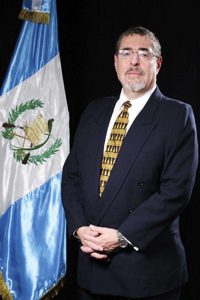 Presidente de Guatemala denuncia intento de golpe de Estado en su contra