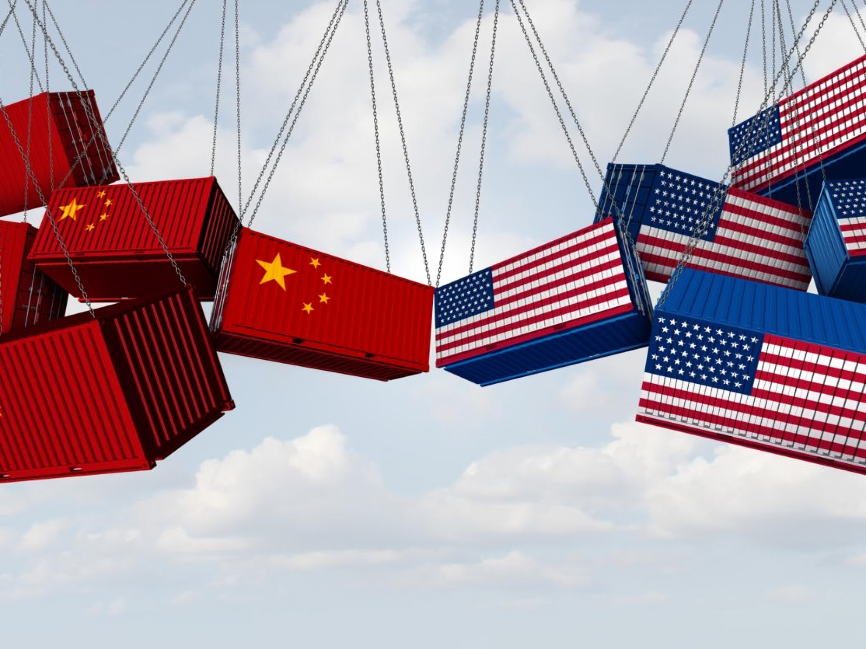 Trump acepta el daño económico con aranceles altos en China, pero culpa a Pekín