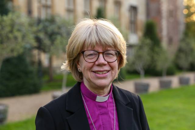 Sarah Mullally se convierte en la primera mujer en ser nombrada jefa de la Iglesia de Inglaterra