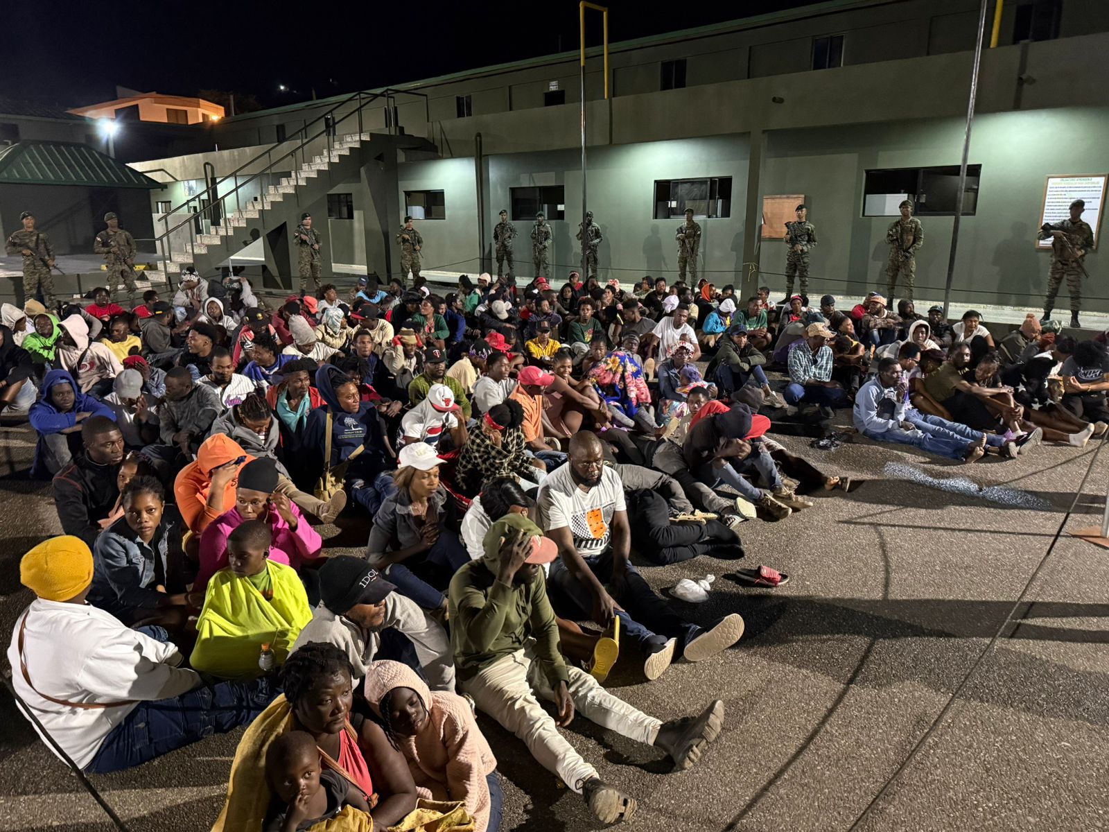 Detienen a más de 200 haitianos indocumentados durante operativos en Constanza